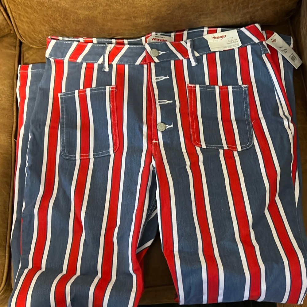Wrangler High Rise Fierce Flare jeans. NWT.